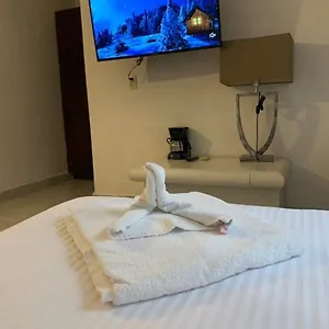 Hotel cápsula Hermanos Aguilar